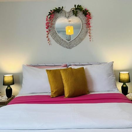 Beautiful Beachfront Retreat With A Stunning Sea View For The Ultimate Escape Away From The Busy World Below Herne Bay Buitenkant foto