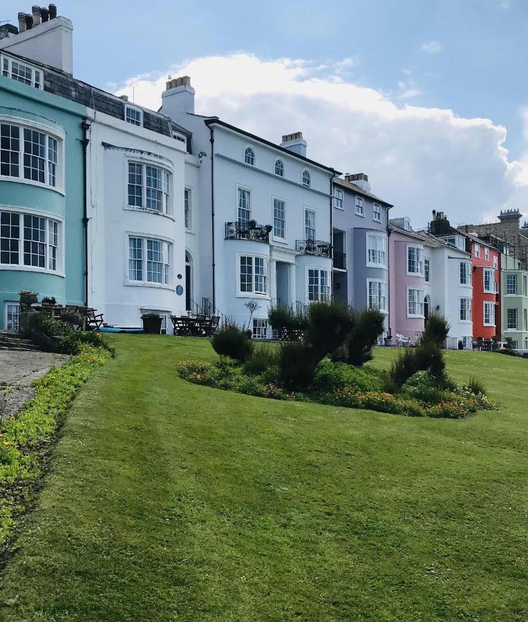 Beautiful Beachfront Retreat With A Stunning Sea View For The Ultimate Escape Away From The Busy World Below Herne Bay Buitenkant foto