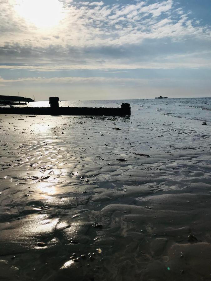 Beautiful Beachfront Retreat With A Stunning Sea View For The Ultimate Escape Away From The Busy World Below Herne Bay Buitenkant foto