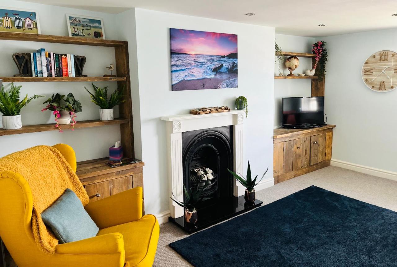 Beautiful Beachfront Retreat With A Stunning Sea View For The Ultimate Escape Away From The Busy World Below Herne Bay Buitenkant foto